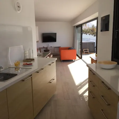 Daidas House - With Hot Whirlpool In * Famara